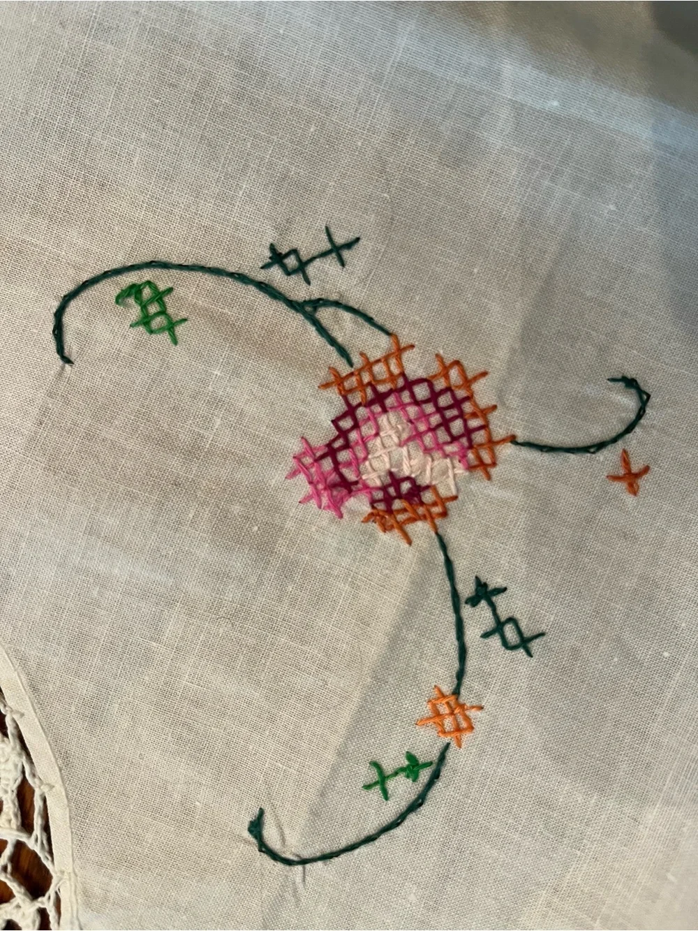 Embroidered Linen Tablecloth with Cutwork Floral Center - White